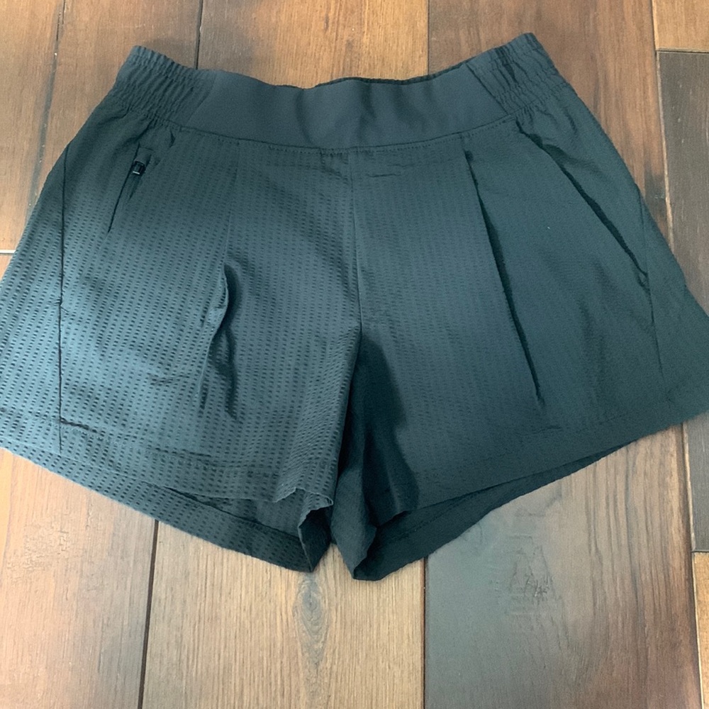 casual black shorts with pockets